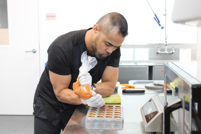 Albert pipes filling into molds